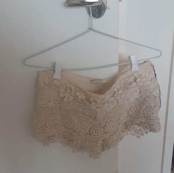 Cute short - Picture 2 of 2